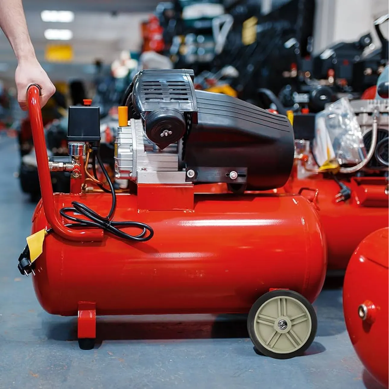 Packaging lines, presses, pumps, compressors, generators, conveyors – equipment designed for manufacturing and production processes.